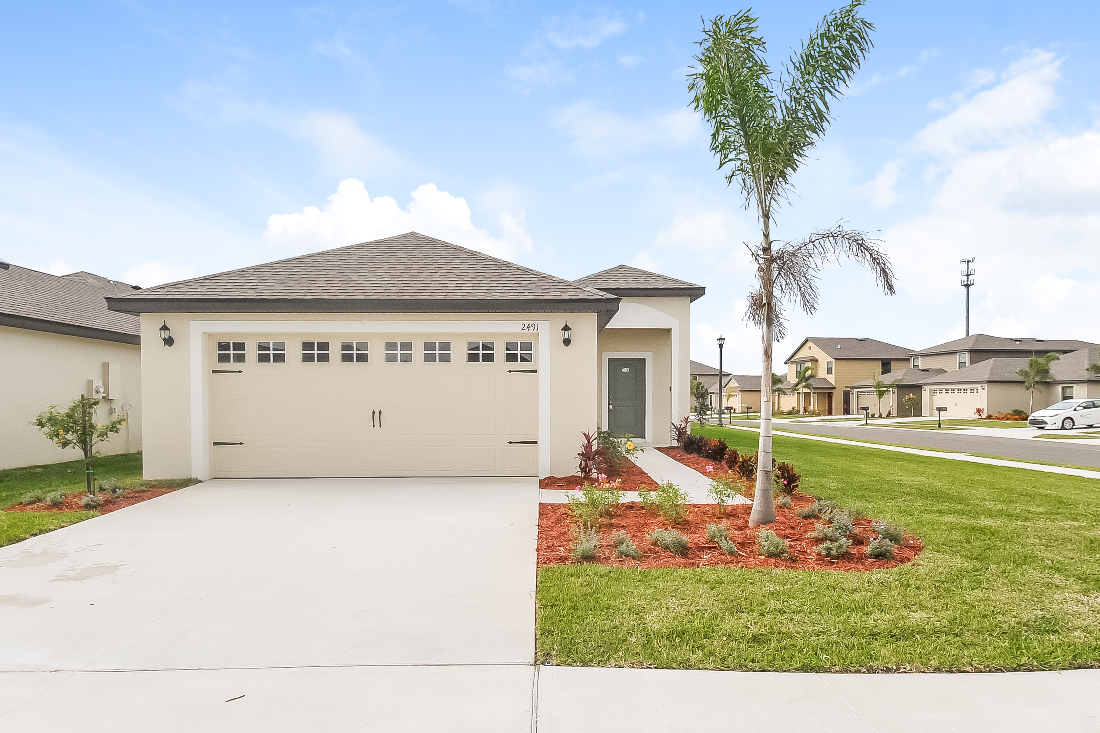 2491 Caspian Dr Lakeland, FL 33805